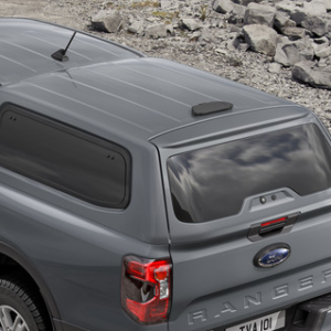 Trda streha s stranskimi okni, Conquer Solid